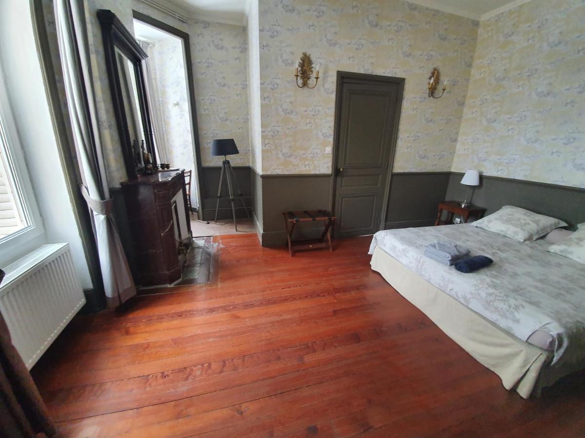 ชาโต เดอ บอนโว Bed & Breakfast Villeneuve-de-Marc ภายนอก รูปภาพ